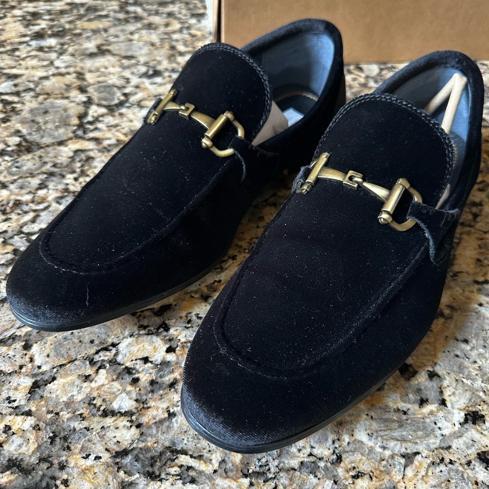 Steve Madden Velvet Loafers, worn once, great condition, practically new in box